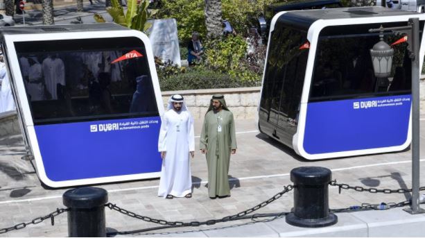 محمد بن راشد يشهد الاختبارات الأوليّة لوحدات التنقّل ذاتية القيادة الأولى من نوعها في العالم