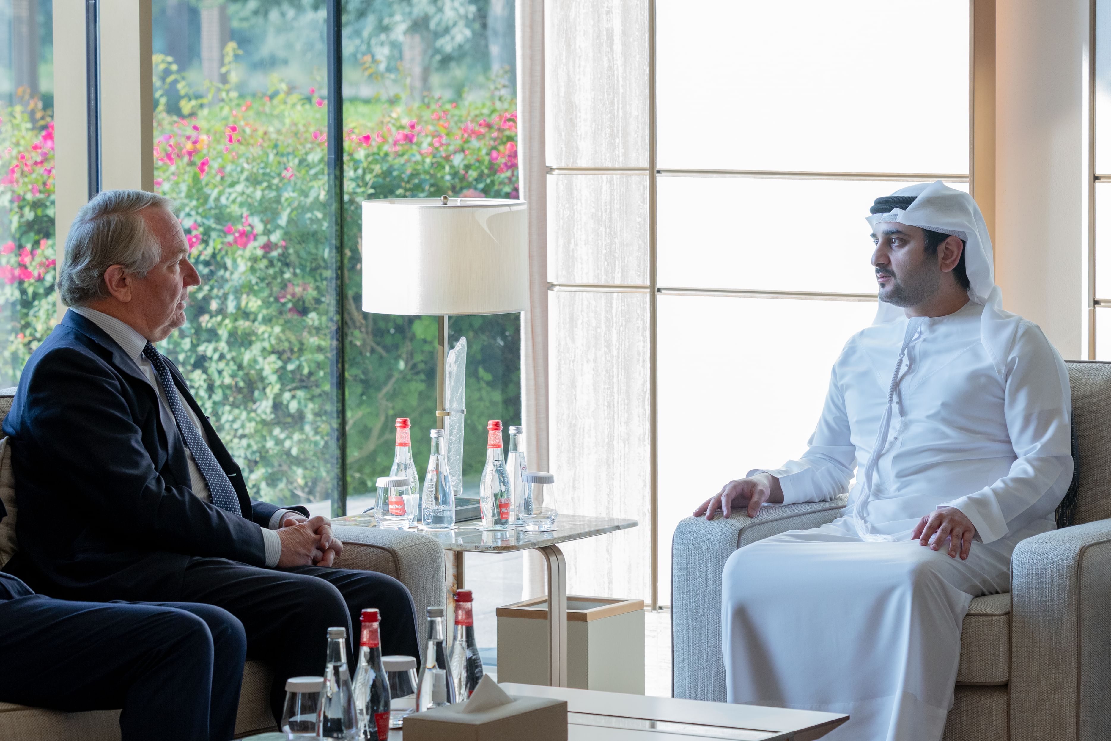 Maktoum bin Mohammed meets with Chairman of Deutsche Bank