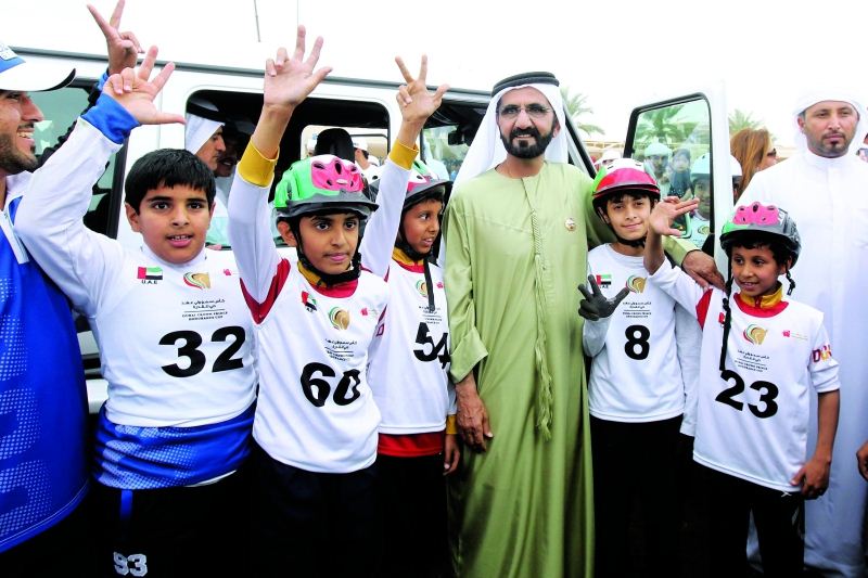 محمد بن راشد يتفقد الاستعدادات الأخيرة لكأس ولي عهد دبي للقدرة