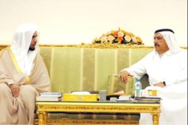 محمد بن راشد يستقبل رئيس وزراء العراق 