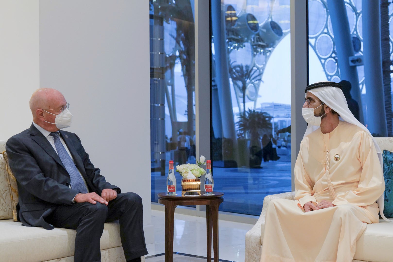 محمد بن راشد يلتقي مؤسس ورئيس المنتدى الاقتصادي العالمي في إكسبو2020 دبي