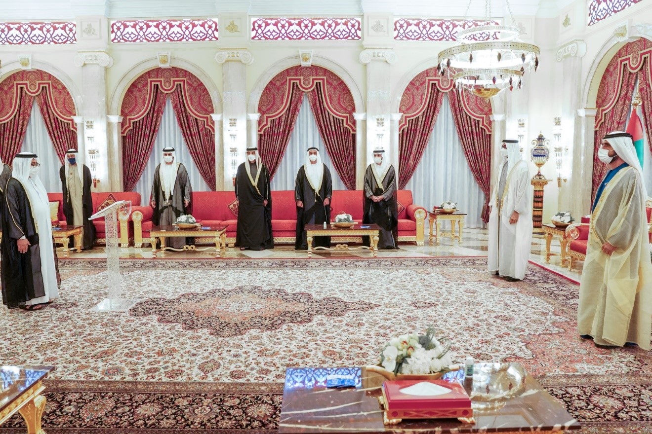 محمد بن راشد ومحمد بن زايد يشهدان أداء اليمين الدستورية لشخبوط بن نهيان وخليفة المرر وزيري دولة في حكومة الإمارات