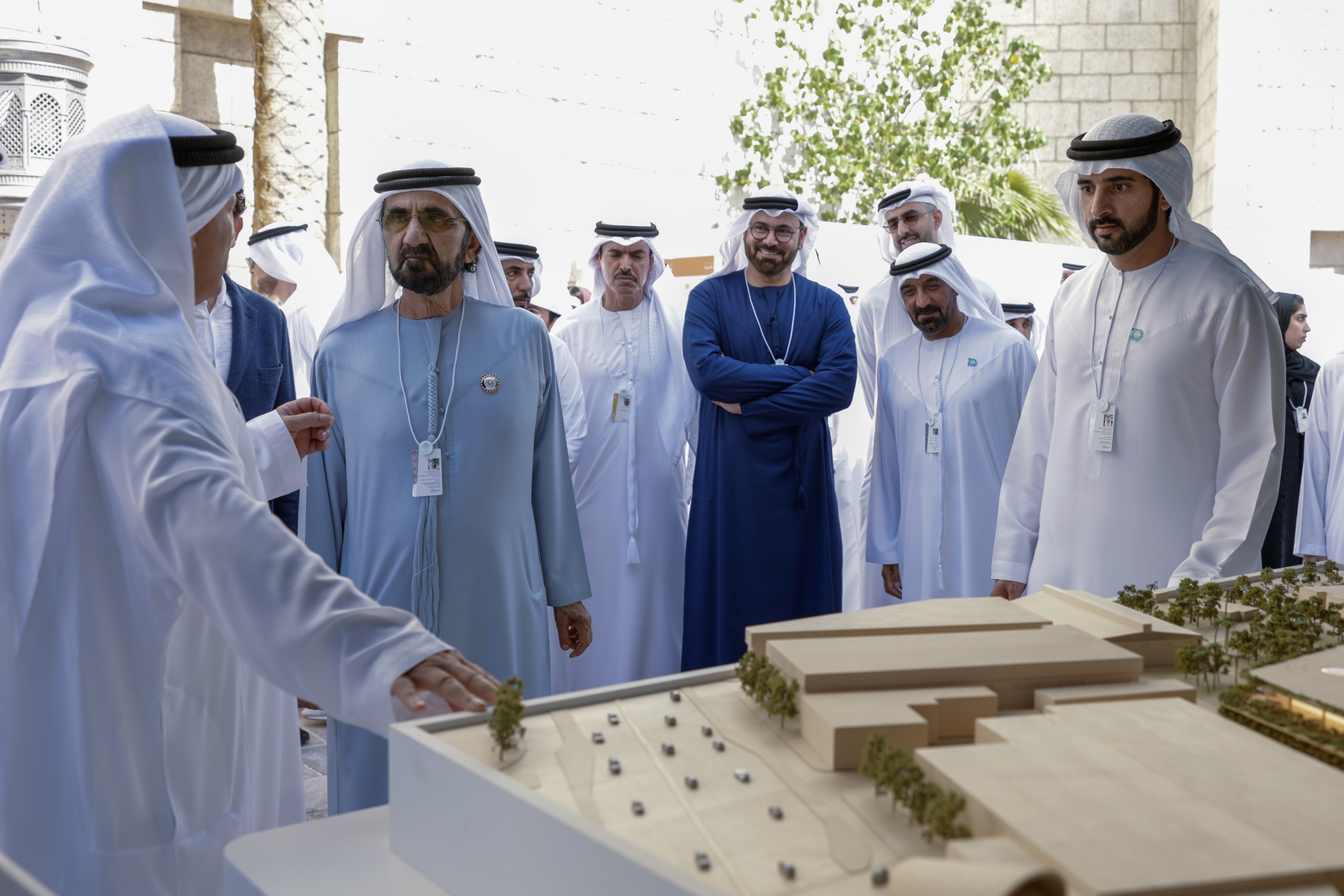 محمد بن راشد يعتمد تصميم محطات التاكسي الجوي الجديدة في دبي ضمن القمة العالمية للحكومات