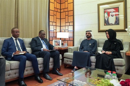 محمد بن راشد يستقبل الرئيس السنغالي والوفد المرافق