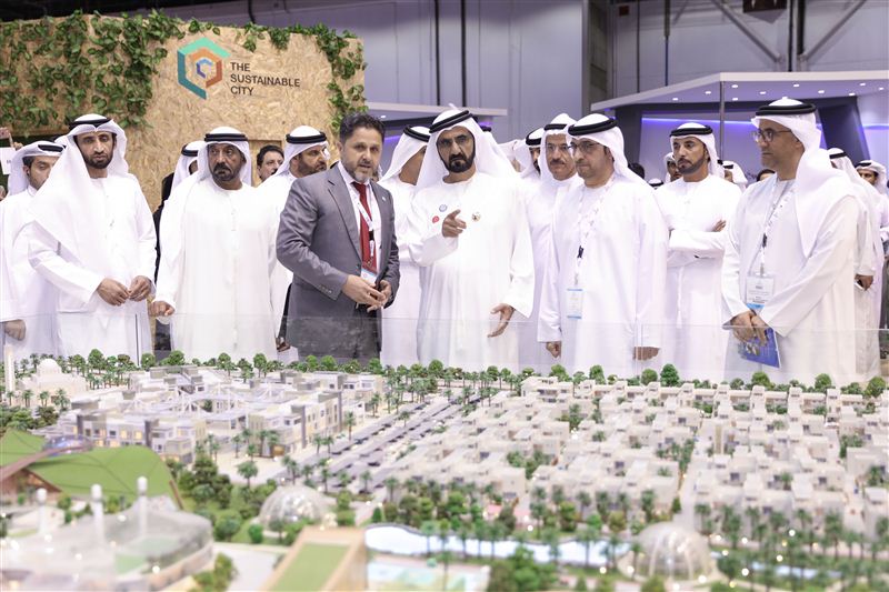 محمد بن راشد يزور المعرض الدولي المصاحب لـ" ملتقى الاستثمار السنوي " ومعرض "الانجازات الحكومية"