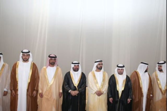 محمد بن راشد يتفقّد معرض اليخوت في مارينا جميرا 