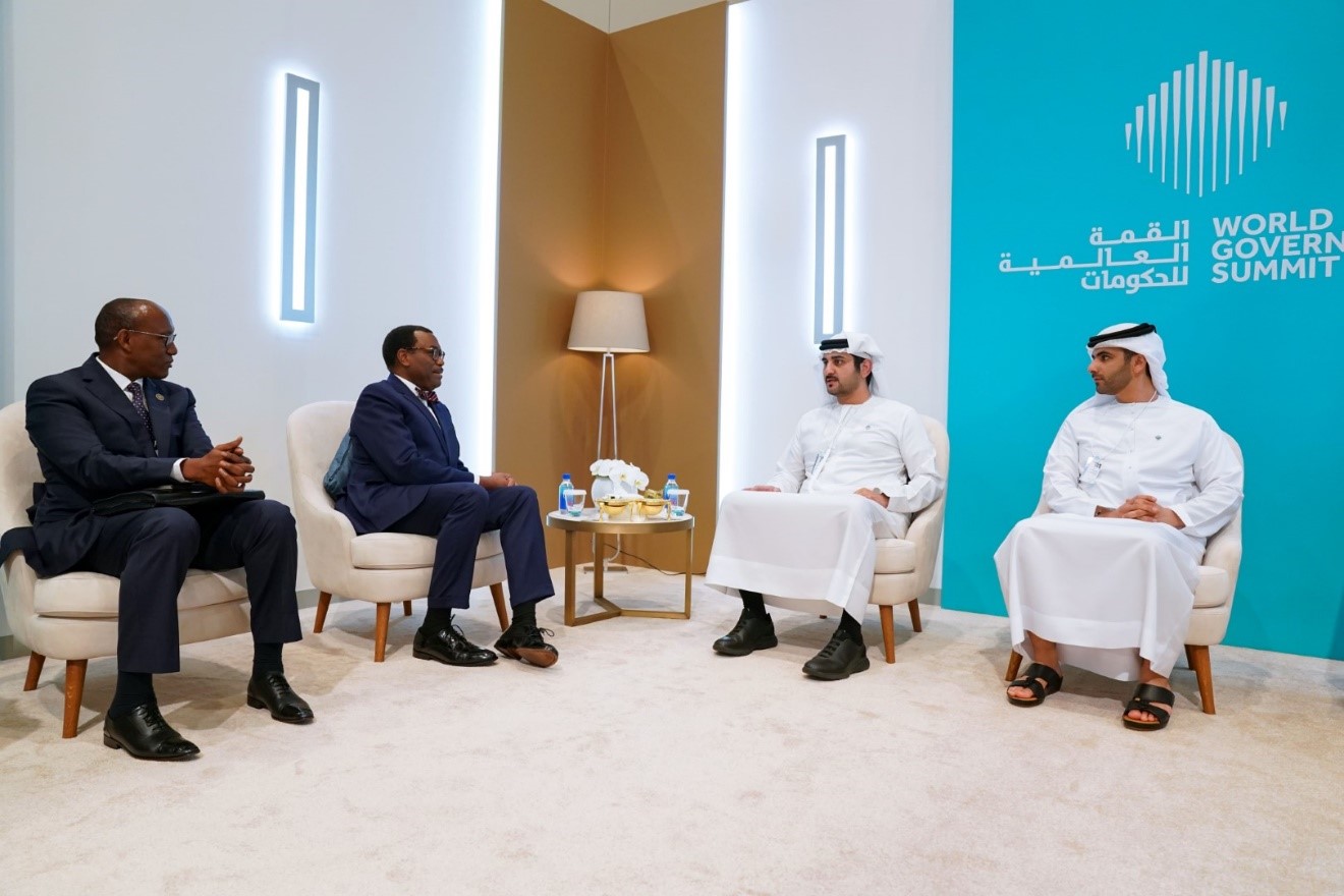 مكتوم بن محمد يستقبل رئيس مجموعة البنك الأفريقي للتنمية