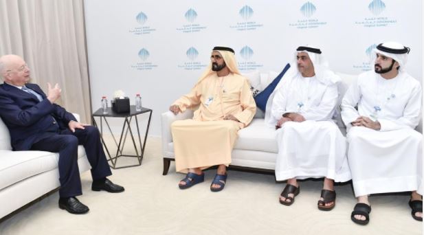 محمد بن راشد يستقبل مؤسس ورئيس منتدى دافوس العالمي
