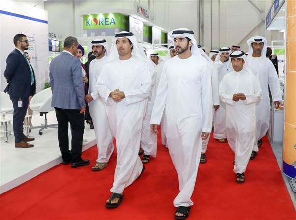 Hamdan bin Mohammed visits Dental Exhibition in Dubai