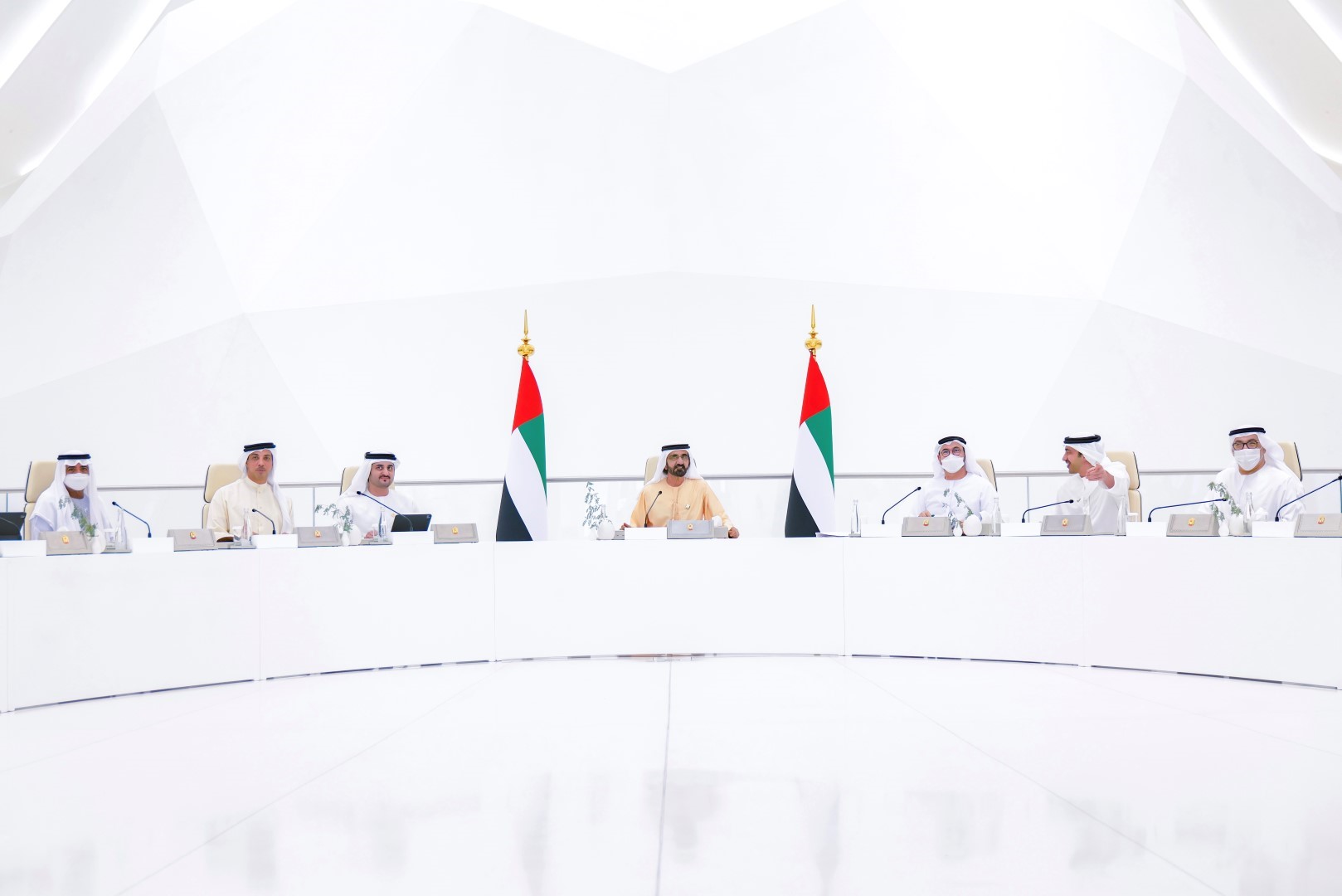 برئاسة محمد بن راشد .. مجلس الوزراء يعتمد قانوناً جديداً للتعاونيات في الدولة يجيز لها الإدراج في أسواق المال