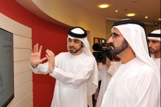 Mohammed bin Rashid visits Dubai Statistics Centre and launches its strategy till 2015