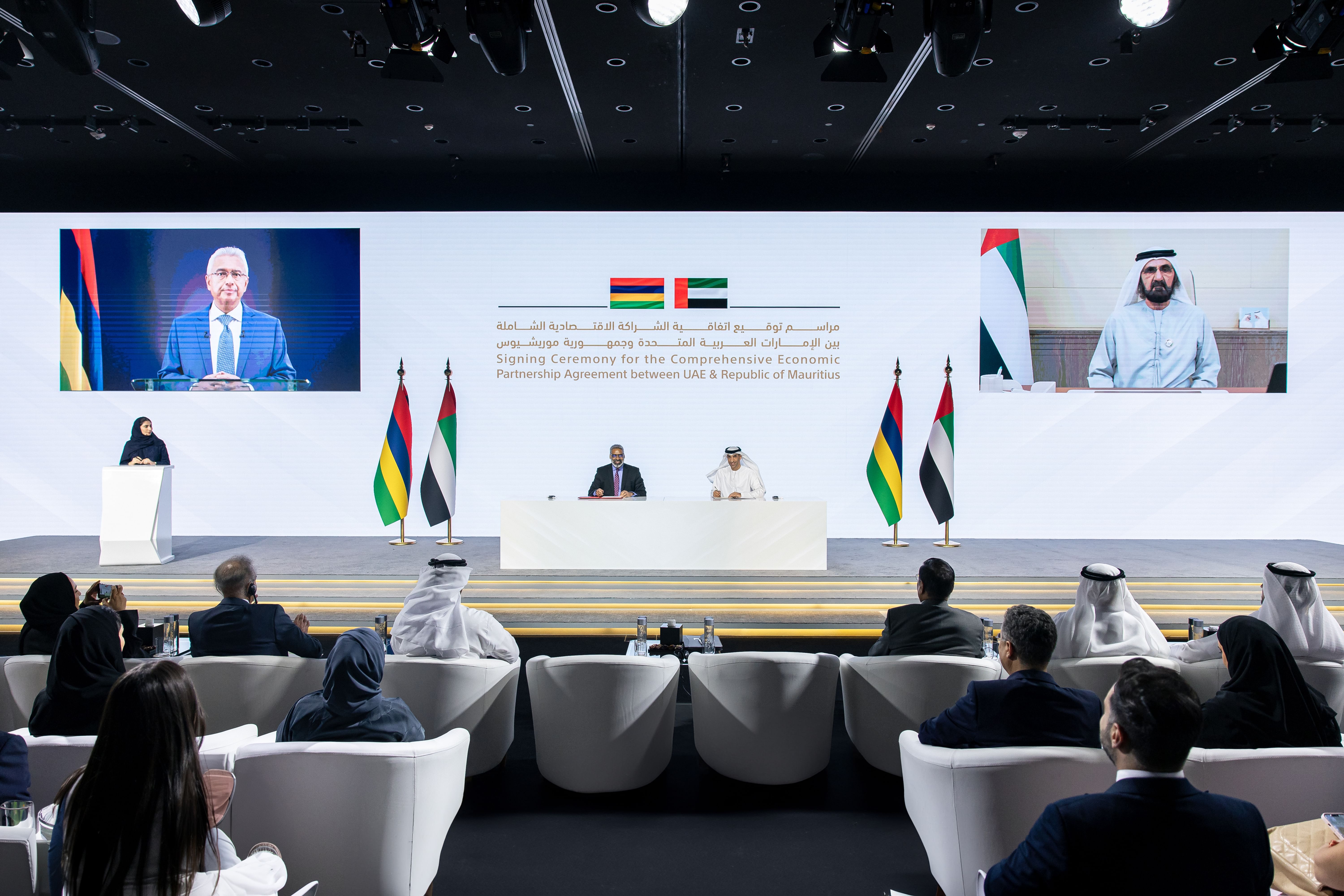 محمد بن راشد ورئيس وزراء موريشيوس يشهدان التوقيع على اتفاقية الشراكة الاقتصادية الشاملة بين الدولتين