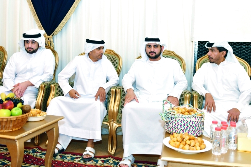 مكتوم بن محمد يعزي في وفاة سعيد بالحب العامري