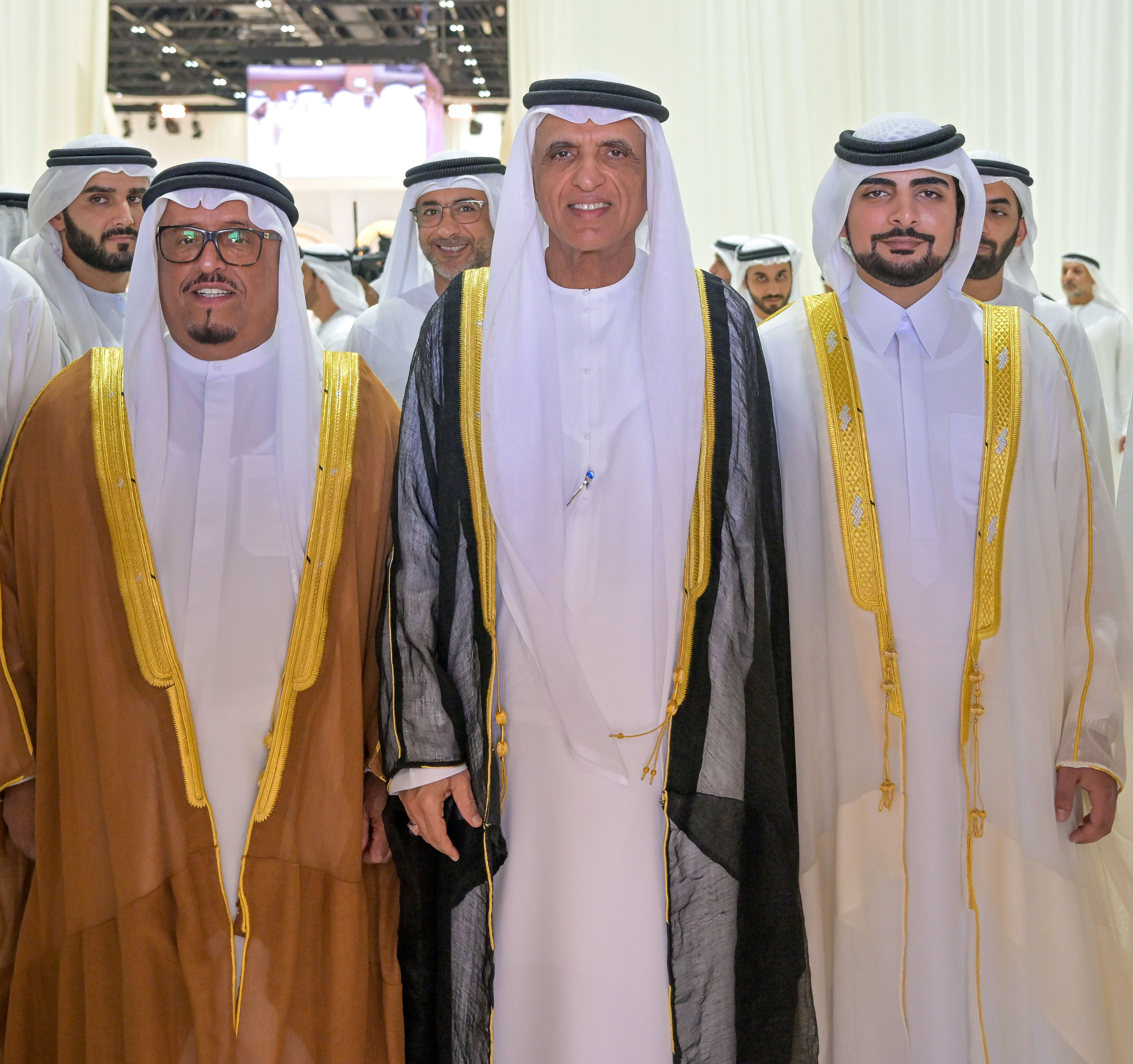 محمد بن راشد يتلقى تهاني حاكم رأس الخيمة وولي عهد الشارقة بمناسبة أفراح آل مكتوم