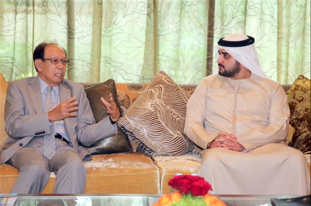 Maktoum bin Mohammed receives the chairman of the World Islamic Economic Forum