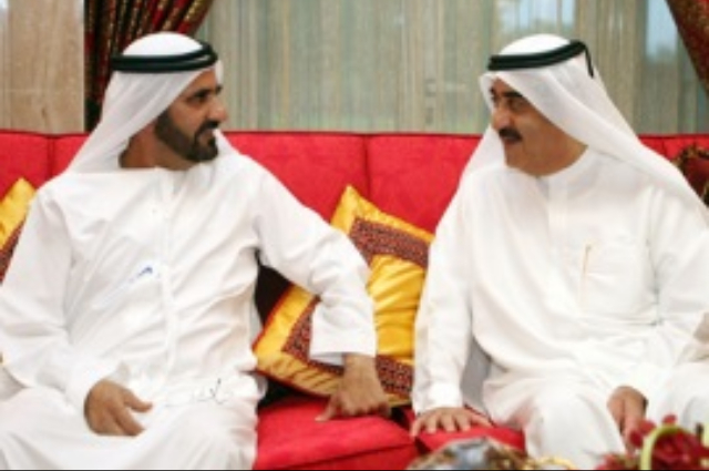 حمدان بن راشد يشهد "عرس أفراح دبي" 