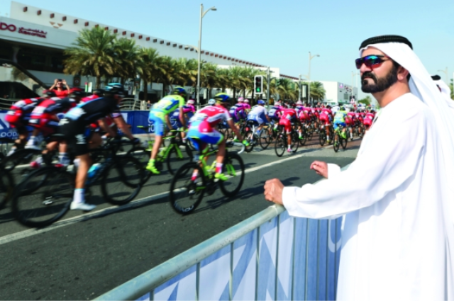 محمد بن راشد يتفقد مسار طواف دبي الدولي للدراجات الهوائية