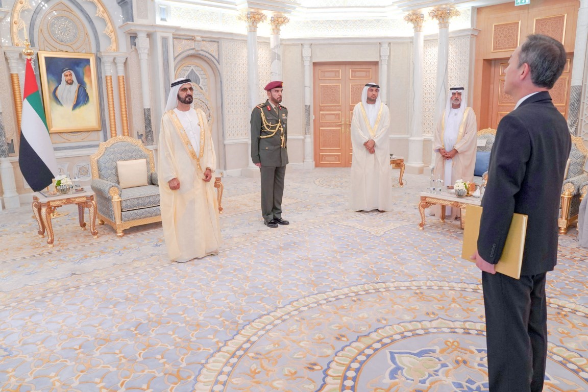 محمد بن راشد يتسلم أوراق اعتماد عدد من سفراء الدول الشقيقة والصديقة