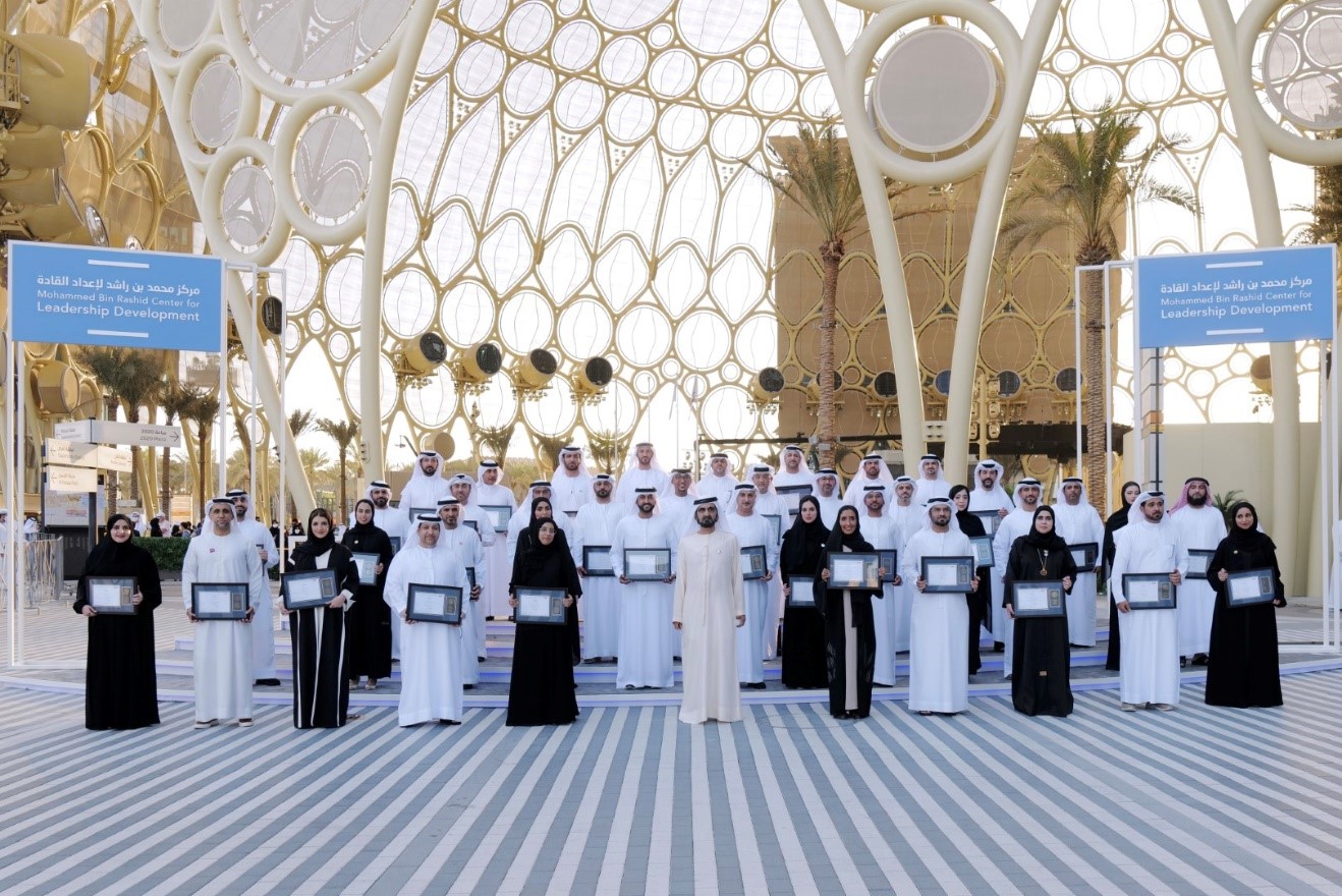 محمد بن راشد يشهد تخريج دفعتين من الكوادر القيادية