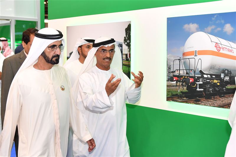 محمد بن راشد يزور معرض السكك الحديدية