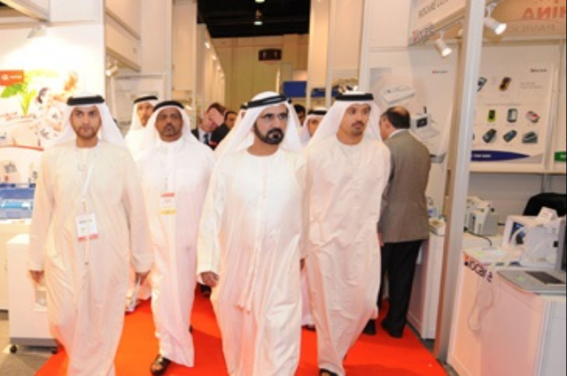 حمدان بن راشد يستقبل القنصل الكازاخستاني