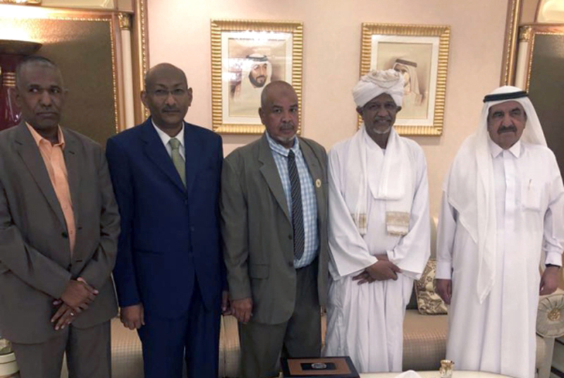 حمدان بن راشد يستقبل وفد جامعة أفريقيا العالمية
