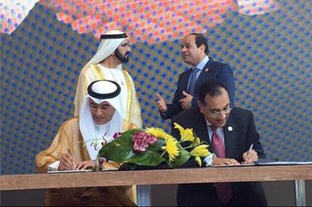 محمد بن راشد يشهد تخريج الدفعة الأولى من الخبراء المواطنين في إدارة الأداء الحكومي