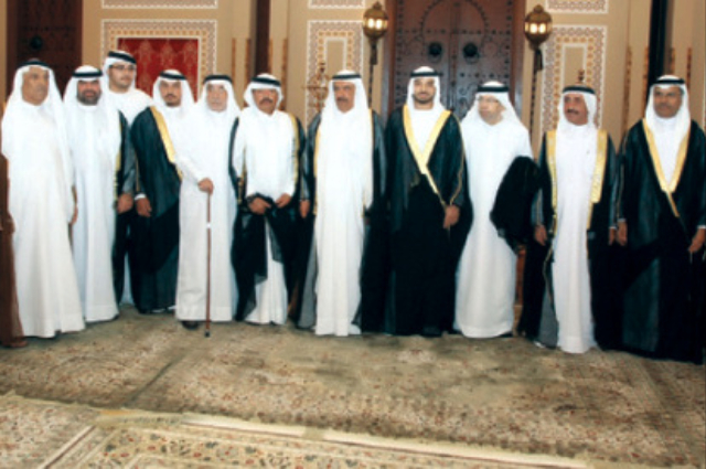 محمد بن راشد يقدم واجب العزاء في وفاة نجل خليفة السويدي