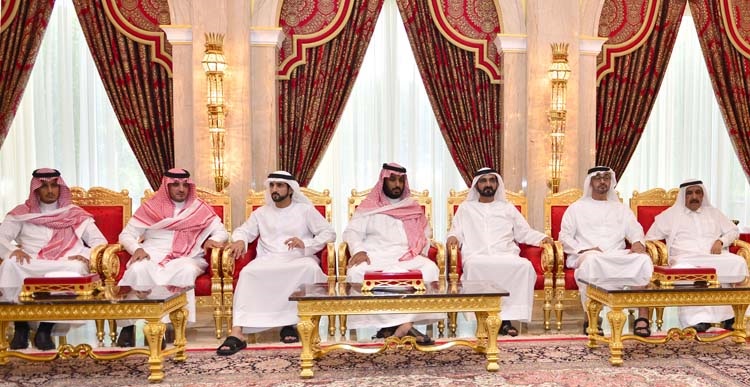 محمد بن راشد يقدم واجب العزاء الى أسرة البيطار