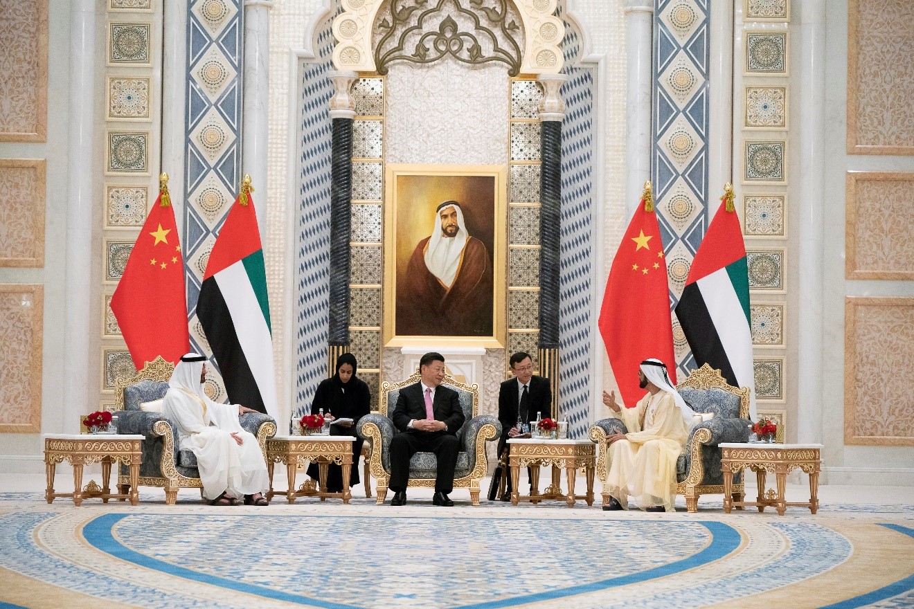 محمد بن راشد ومحمد بن زايد يستقبلان الرئيس الصيني في قصر الرئاسة