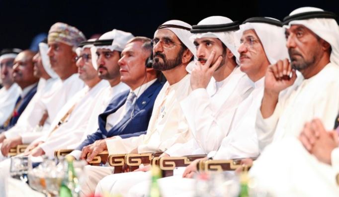 محمد بن راشد يشهد الجلسة الافتتاحية لملتقى الاستثمار السنوي