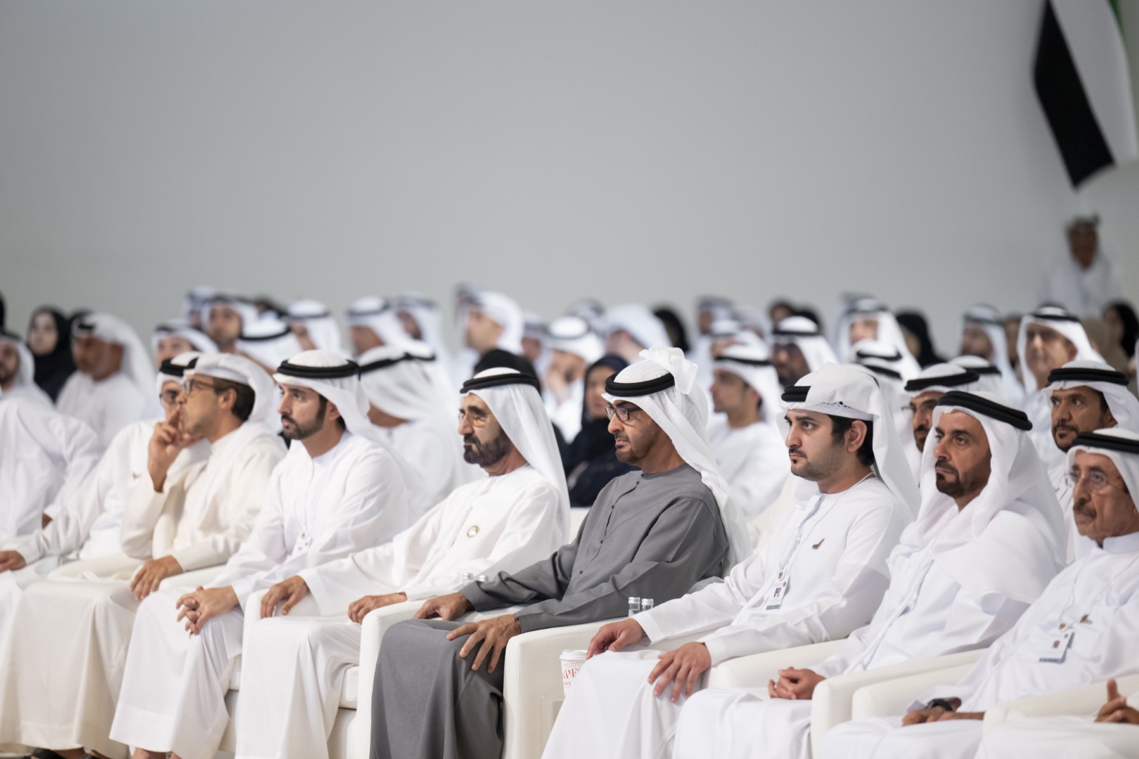 محمد بن زايد ومحمد بن راشد يشهدان اختتام أعمال الاجتماعات السنوية لحكومة الإمارات