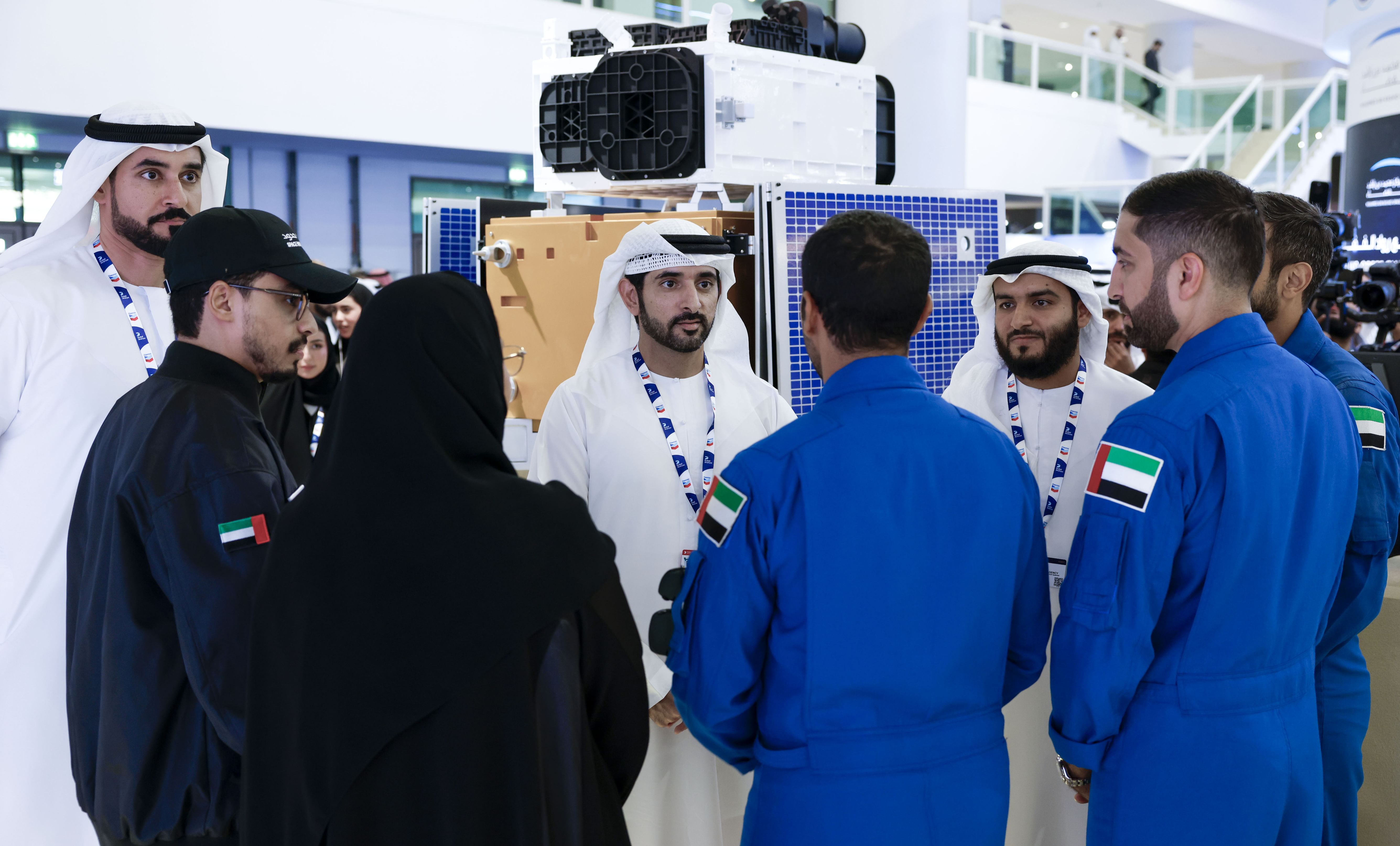 Hamdan bin Mohammed visits UAE Space Agency’s booth at Dubai Airshow 2025