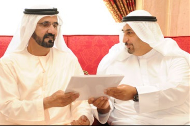 محمد بن راشد والحكام يؤدون صلاة الجنازة على جثمان المغفور له الشيخ مبارك