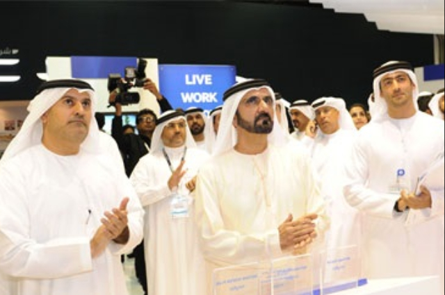 محمد بن راشد يستقبل أمير دولة قطر