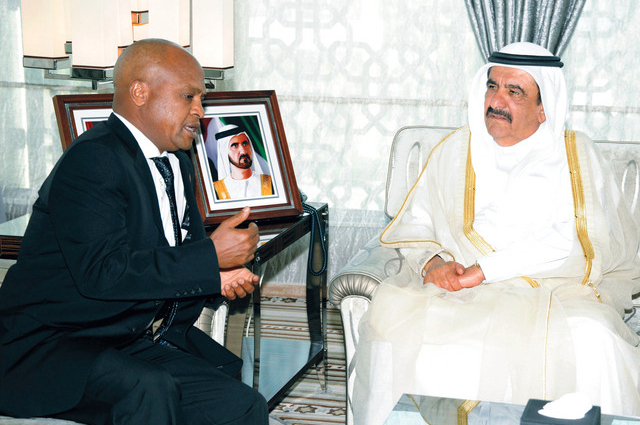 محمد بن راشد يشهد جانباً من الجلسة الصباحية لمنتدى الإقتصاد الاسلامي العالمي