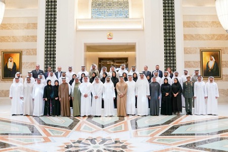 محمد بن راشد يكرم الفائزين بالدورة الثانية لـ"جائزة الامارات للتوطين"