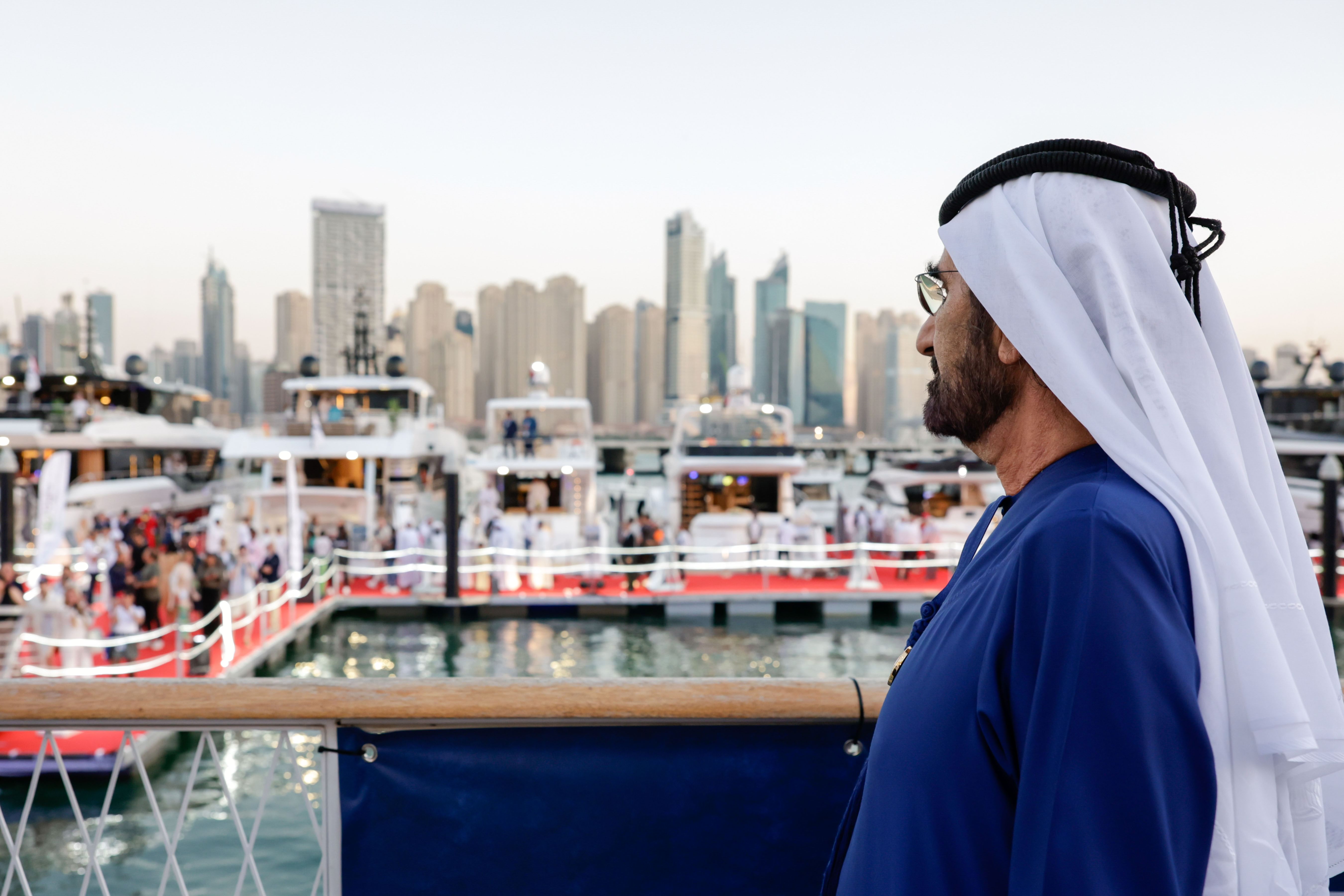 محمد بن راشد: الإمارات محور رئيسي لحركة الملاحة العالمية بإمكاناتها اللوجستية القوية وموقعها الإستراتيجي المتميز