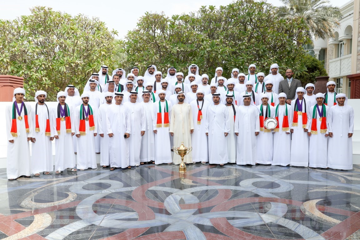 محمد بن راشد يستقبل أبطال العالم للشباب والناشئين للقدرة
