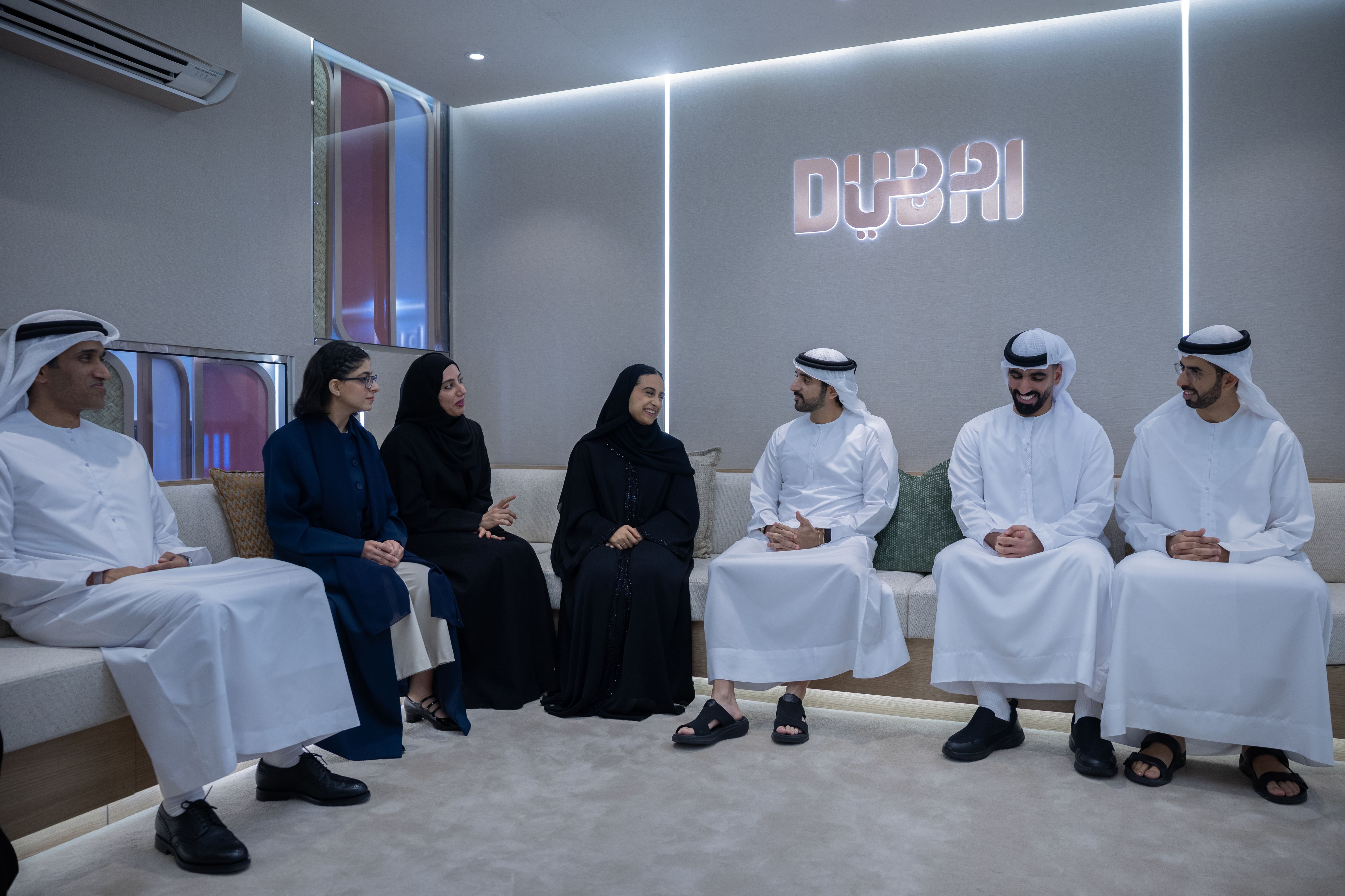 Hamdan bin Mohammed meets with first cohort of graduates from Hamdan bin Mohammed Scholarship Programme