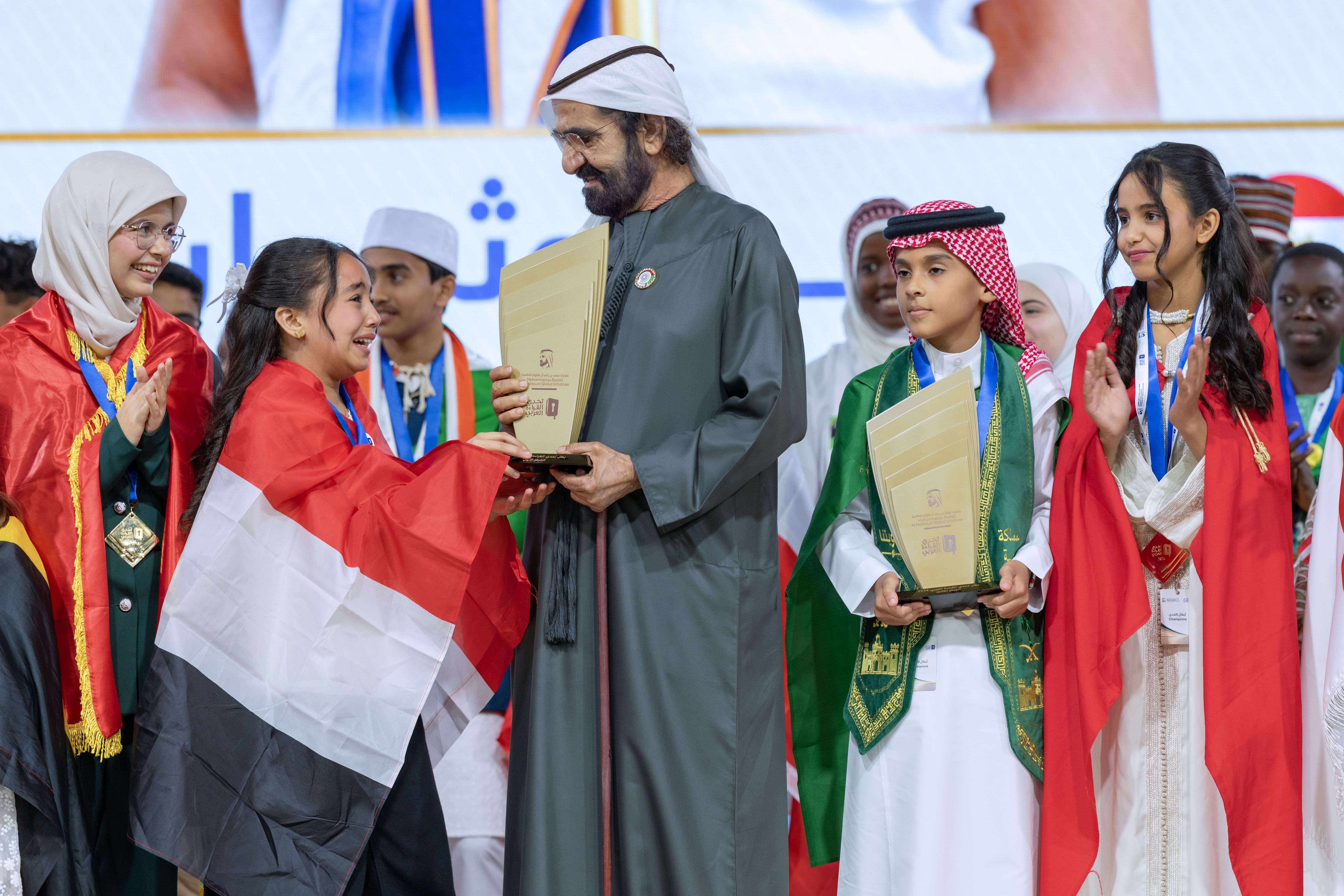 محمد بن راشد يُتوِّج ميار عثمان من مصر بطلةً لتحدي القراءة العربي في دورته العاشرة