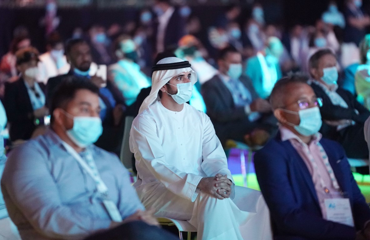 حمدان بن محمد يشهد فعاليات مؤتمر عالم الذكاء الاصطناعي وإطلاق مبادرات ومشاريع مبتكرة