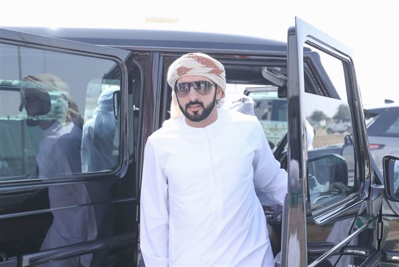 حمدان بن محمد يشهد رموز "أبناء القبائل"