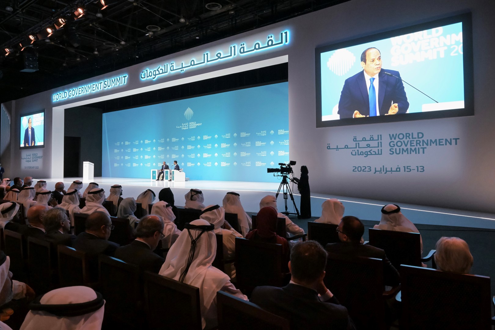 خلال القمة العالمية للحكومات.. رئيس الدولة ومحمد بن راشد يشهدان جلسة حوارية رئيسية للرئيس المصري