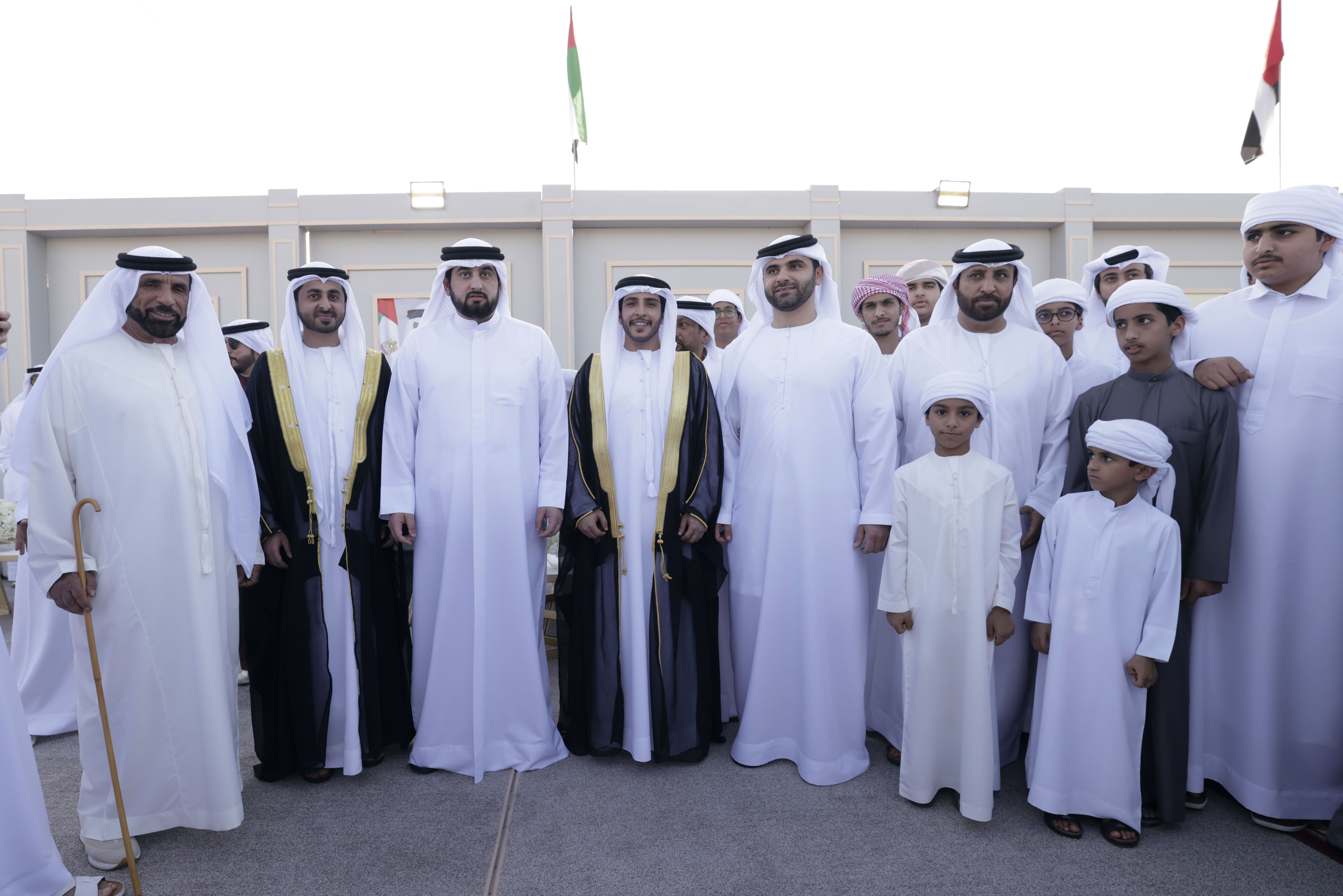أحمد ومنصور بن محمد يحضران أفراح العامري وآل بومهير