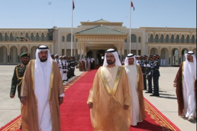 محمد بن راشد يستقبل بلاتر 