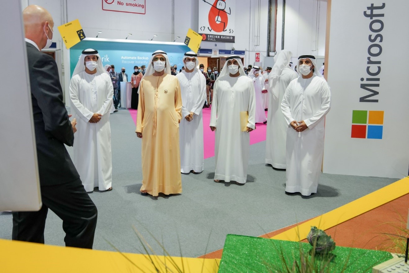 محمد بن راشد يزور معرض جيتكس 2020