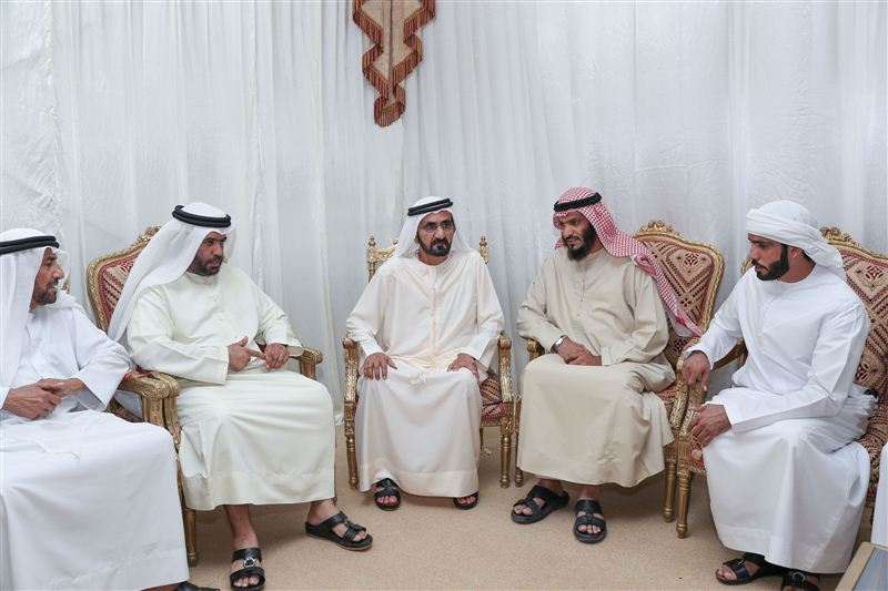 محمد بن راشد يقدم واجب العزاء في وفاة محمد راشد بن معصم البوفلاسة
