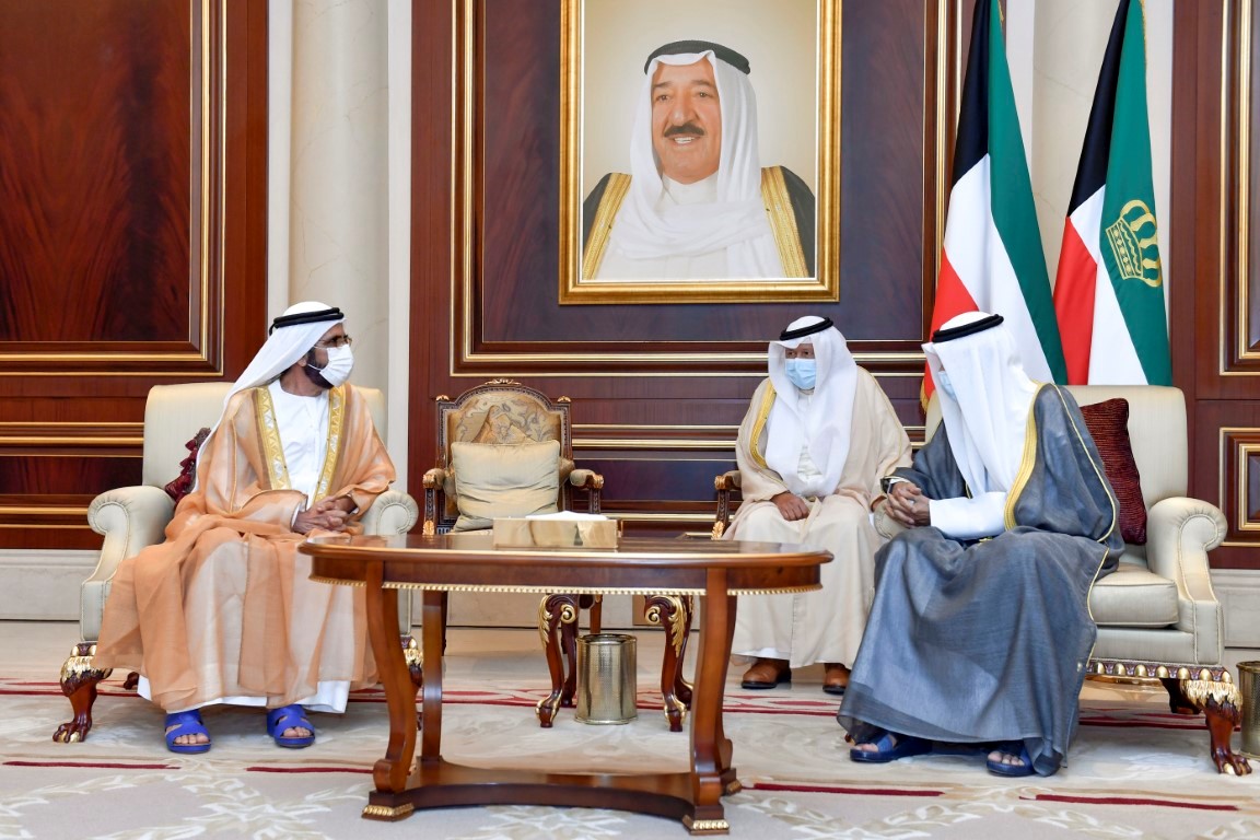 محمد بن راشد يقدم واجب العزاء لأمير الكويت في وفاة الشيخ صباح الأحمد الجابر الصباح
