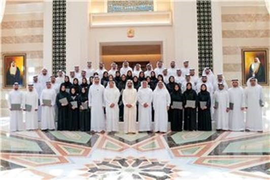 محمد بن راشد يشهد تخريج منتسبي الدورة الأولى من برنامج الثورة الصناعية الرابعة